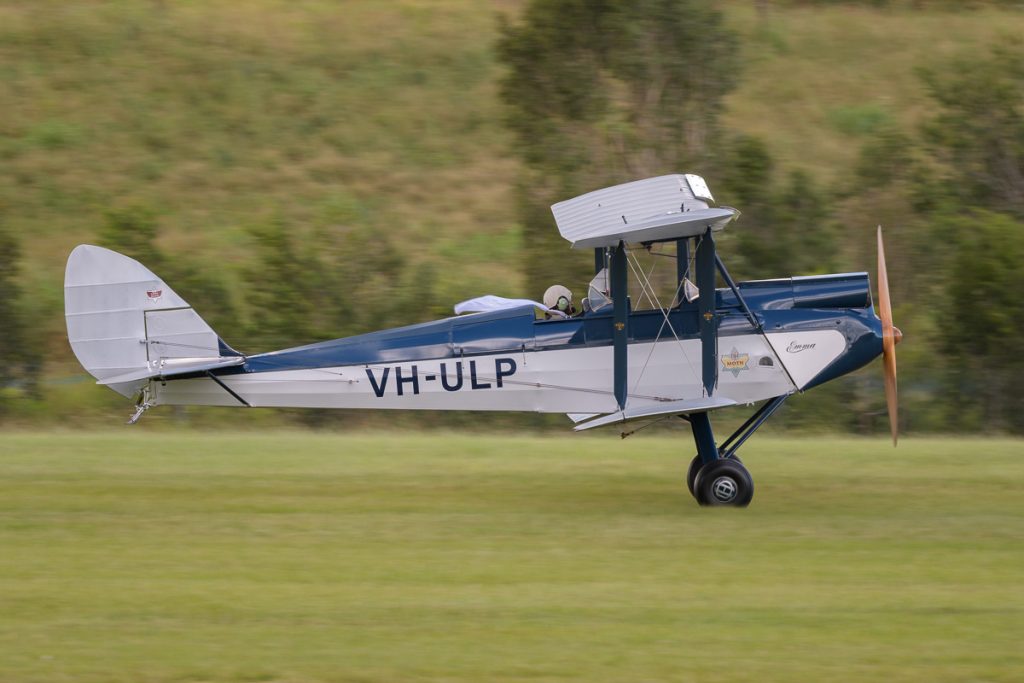 De Havilland DH.60M Moth VH-ULP landing at TAVAS GWFD 2018.