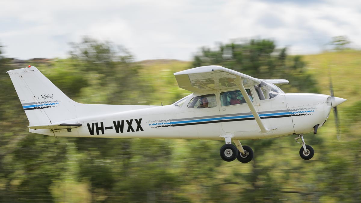 Cessna 172M Skyhawk VH-WXX taking off during TAVAS GWFD 2018.