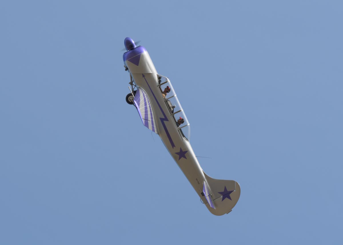 Yakovlev Yak-52 VH-YGV banking hard overhead at Red Thunder 2018.