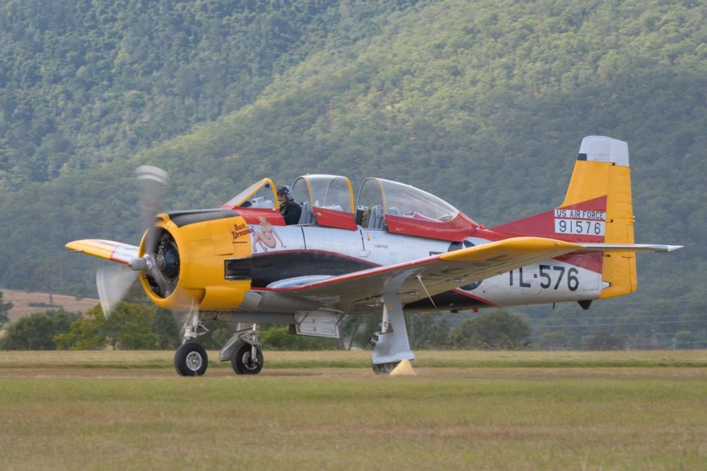 North American T-28D Trojan VH-ZUC.