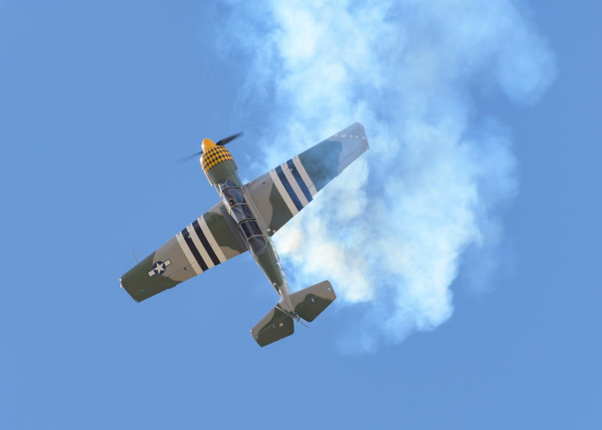 Yakovlev Yak-52 VH-YRO in action at Red Thunder 2018 airshow.