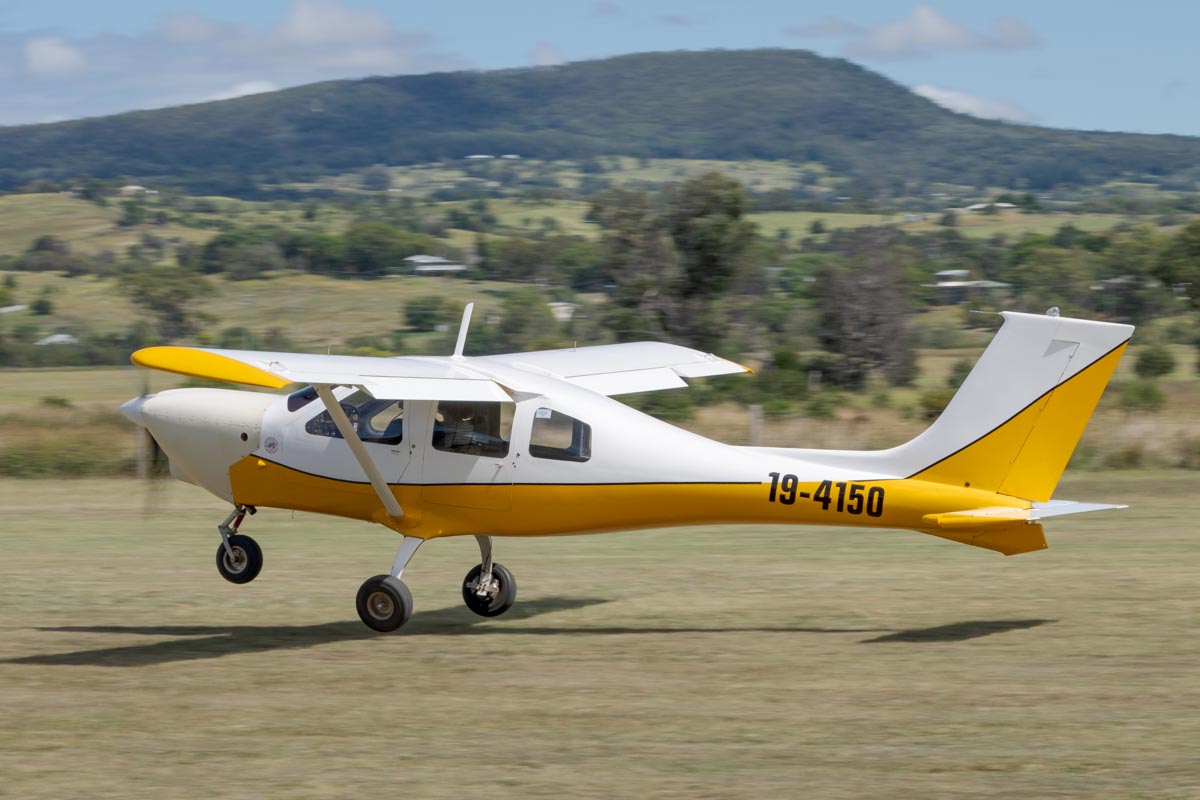 Jabiru J200 19-4150 taking off in formation at the Airsport Qld breakfast fly-in.