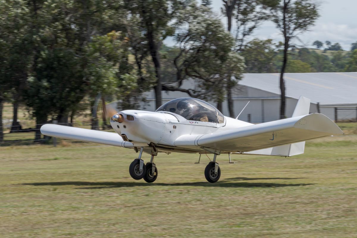 Zenair Zodiac CH 601 HD 19-1501 taking off at the Airsport Qld breakfast fly-in.