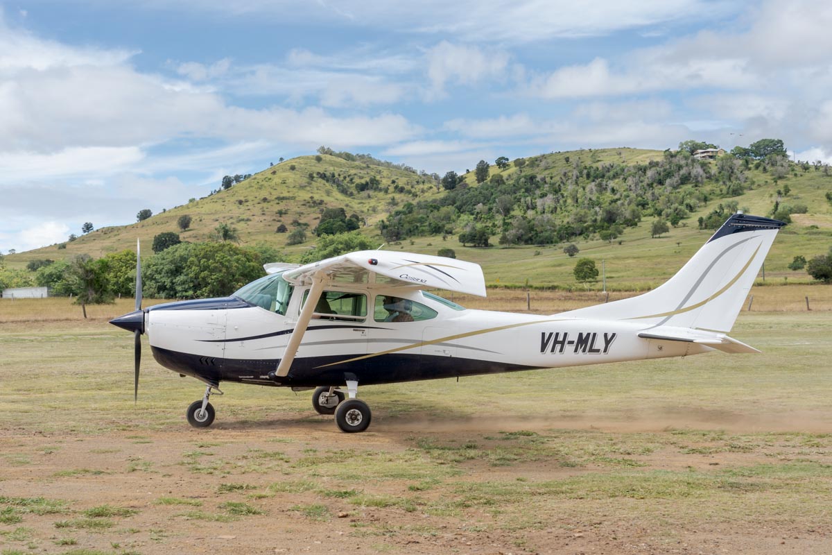 Cessna 182M Skylane VH-MLY taxiing at the Airsport Qld breakfast fly-in.